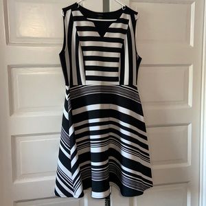 Torrid black & white dress